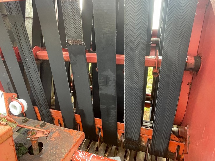 hesston-5500-image-23