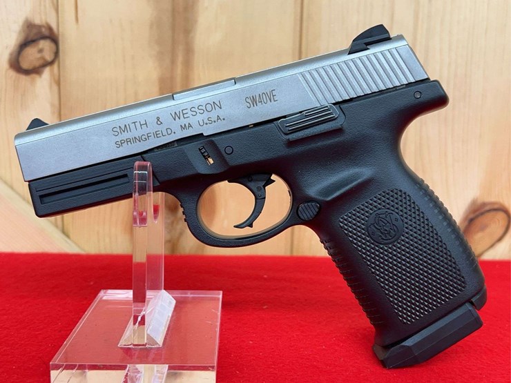 s&w-model-sw40ve-.40-s&w-semiauto-pistol-image-2