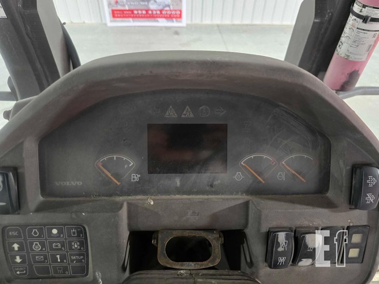 2014-volvo-dd120b-image-19