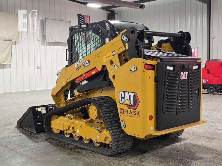 2025-caterpillar-255-image-4