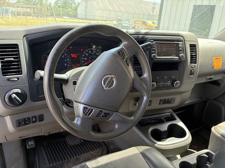 2019-nissan-nv2500-image-10