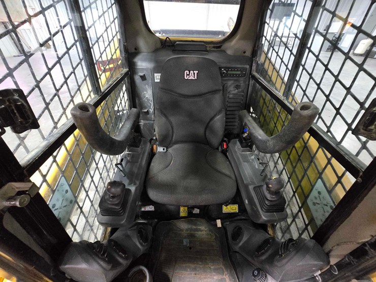2022-caterpillar-259d3-image-14