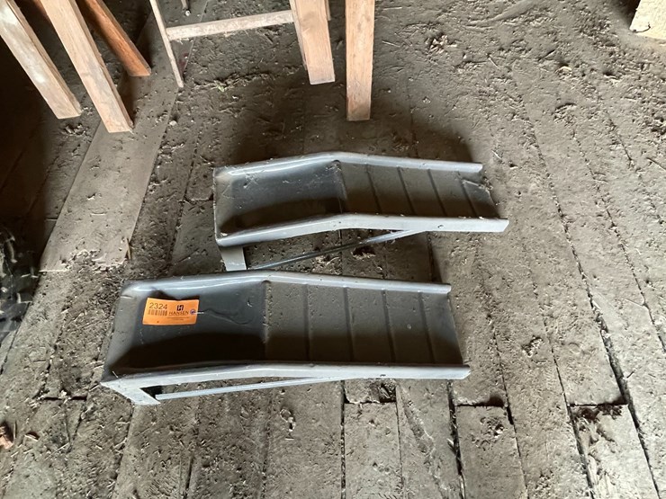 #2324-•-set-of-metal-car-ramps-image-3