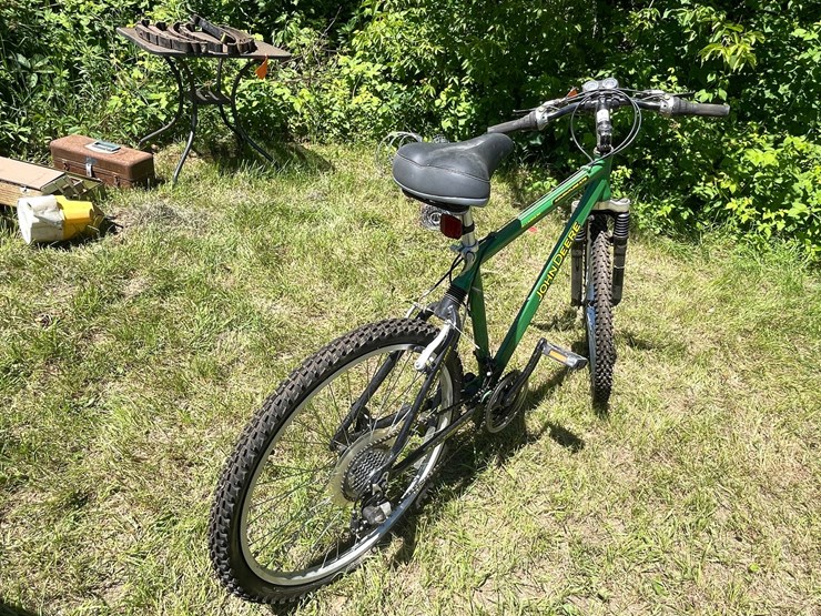 #3301-•-john-deere-aluminum-adventure-ats-bike-image-5