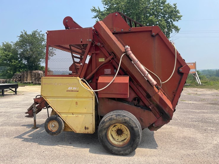 new-holland-851-image-8