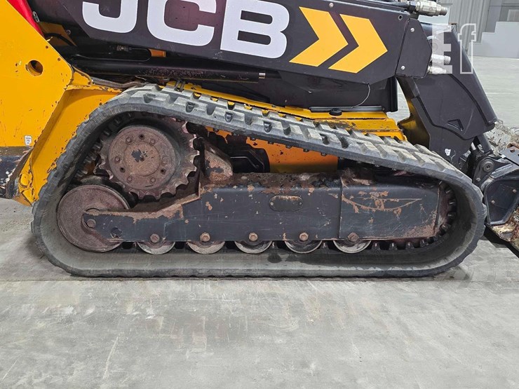 2022-jcb-3ts-8t-image-27