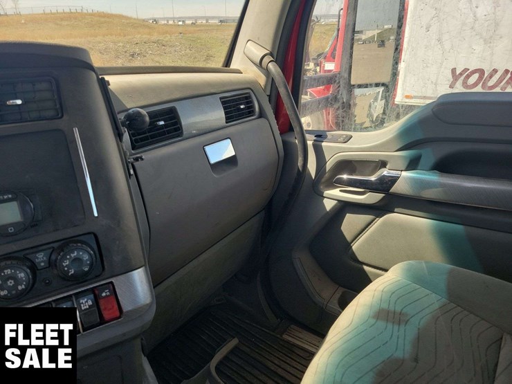 2018-kenworth-t680-image-25
