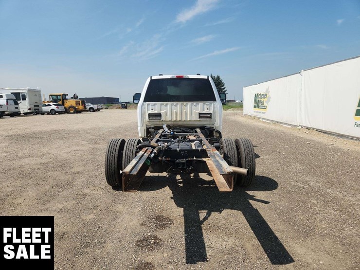 2022-ford-f550-image-7