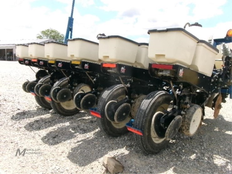 2014-kinze-3000-image-11