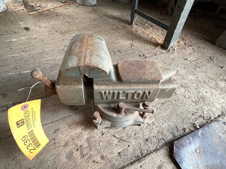 #2339-•-wilton-bench-vise-image-1