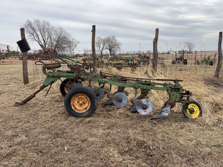 john-deere-pull-type-four-bottom-plow-image-10