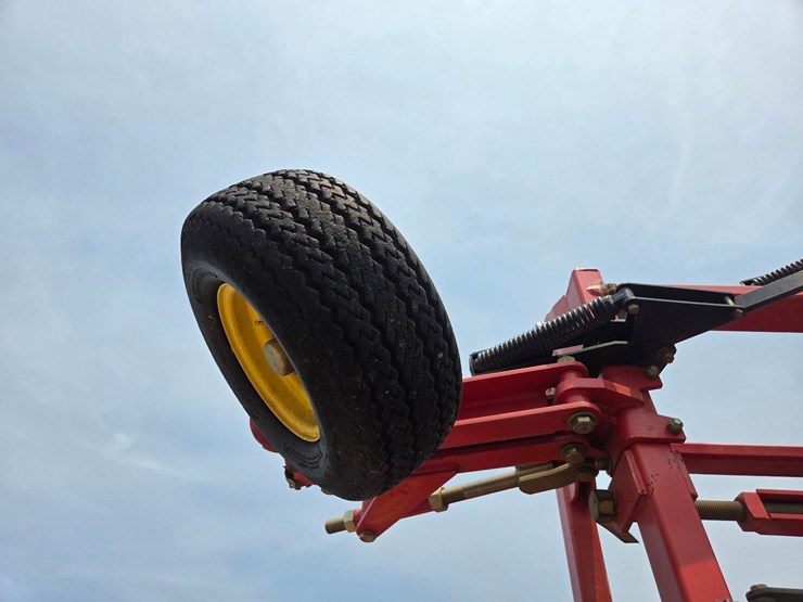 44'-sunflower-5055-44-field-cultivator-image-20