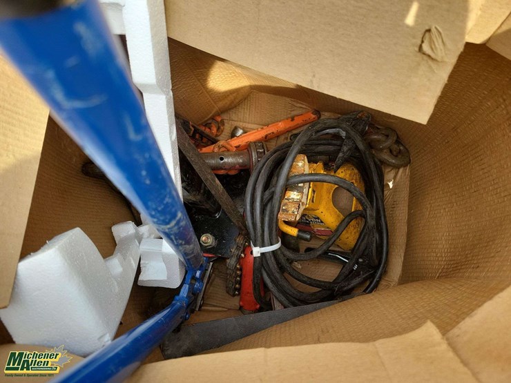 pallet-of-2-rims,6-bundle-of-uponor-aquapexwhite-,lifebreath-hrv-air-exchange-(heater)-,jack,bolt-cu-image-10