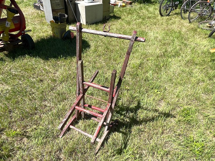 #3243-•-vintage-wood-hose-reel-with-plastic-hose-reel-image-16