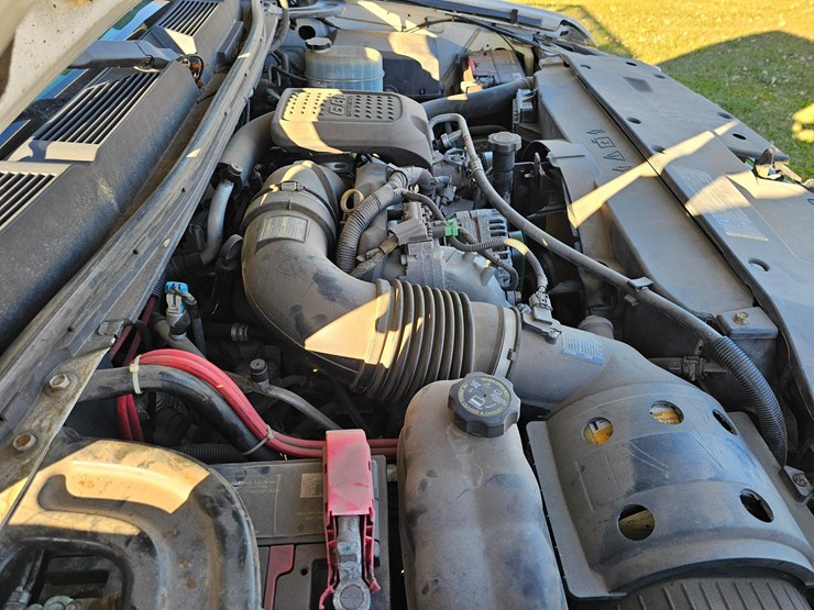 2009-chevrolet-3500-image-11