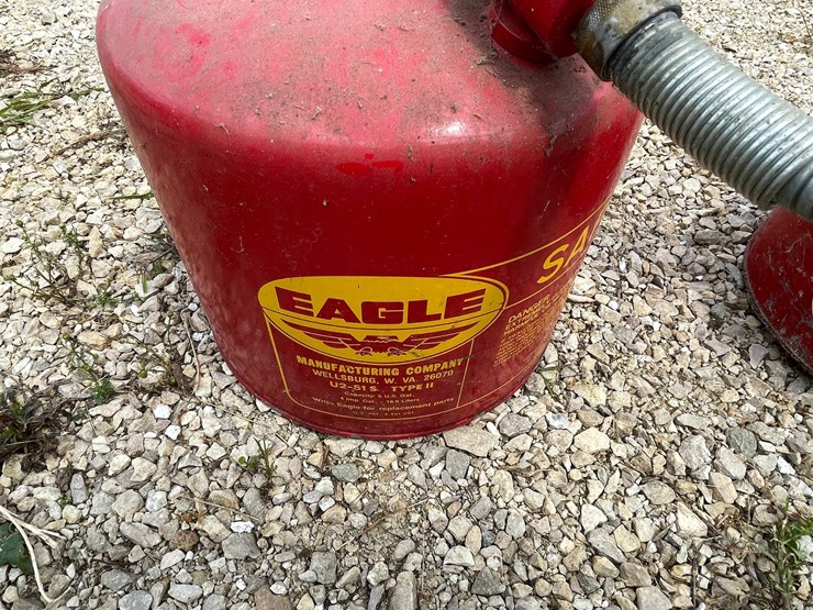 #3345-•-(2)-metal-gas-cans-image-11