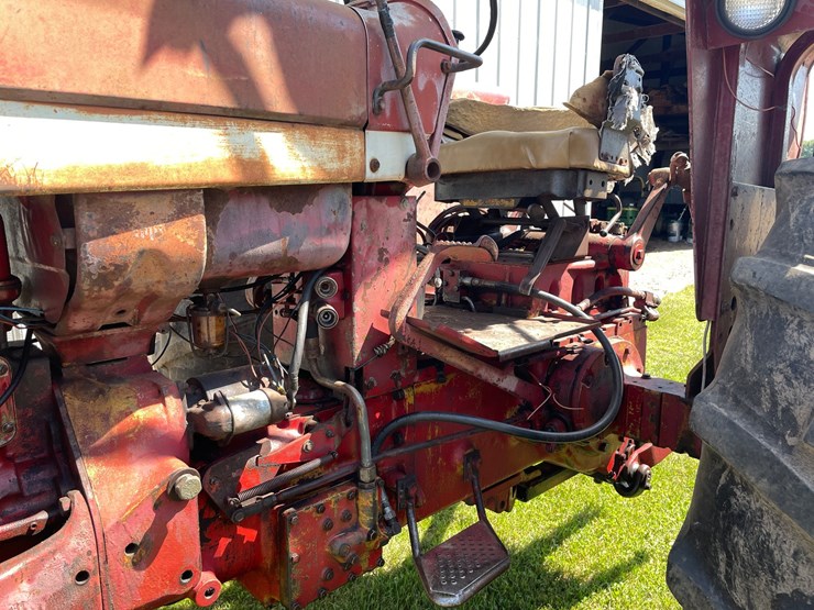 #1020-•-farmall-656-gas-tractor-(augusta,-wi)-image-42