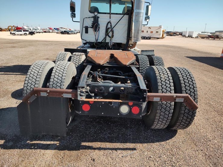 2012-international-prostar-image-16