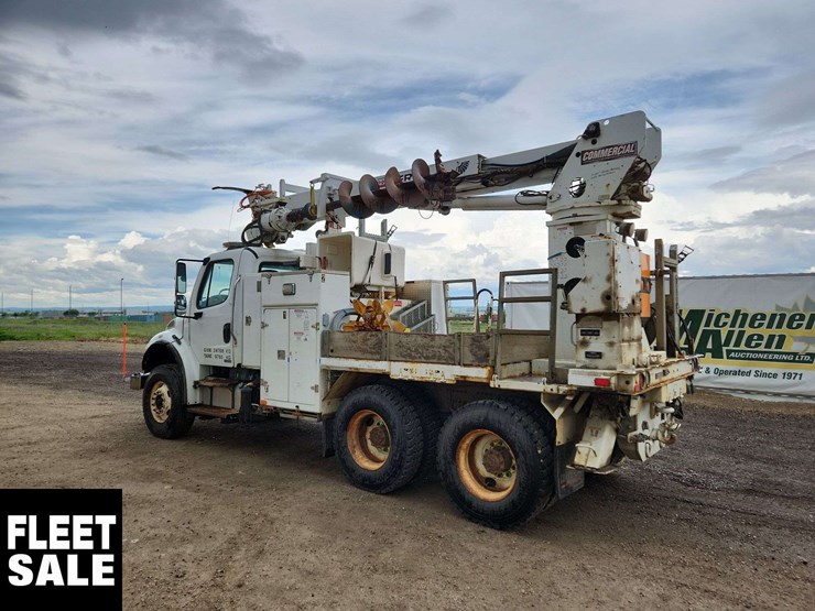 2011-freightliner-m2-106-image-3