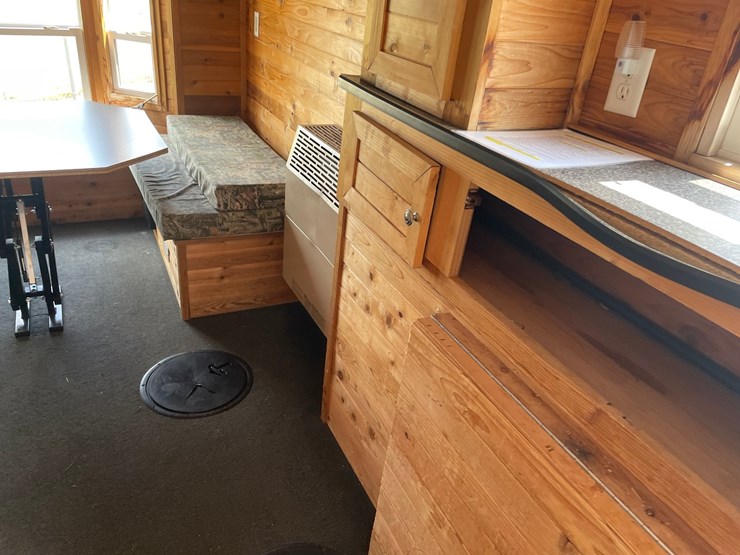 #5815-•-2012-ice-castle-ml-edition-ice-house/camper-(sells-with-paperwork-to-obtain-title)-image-35