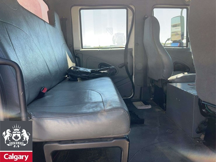 2004-international-durastar-4400-image-23