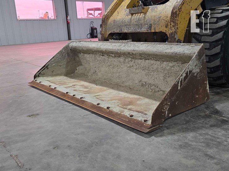 2011-caterpillar-246c-image-9