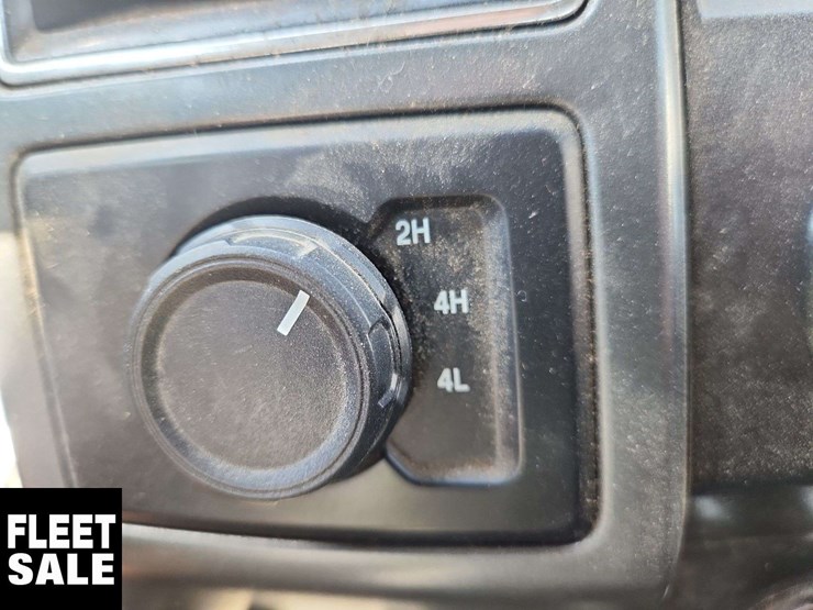 2022-ford-f550-image-21