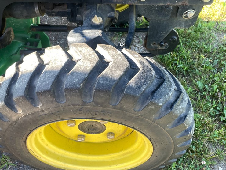 john-deere-4010-image-23