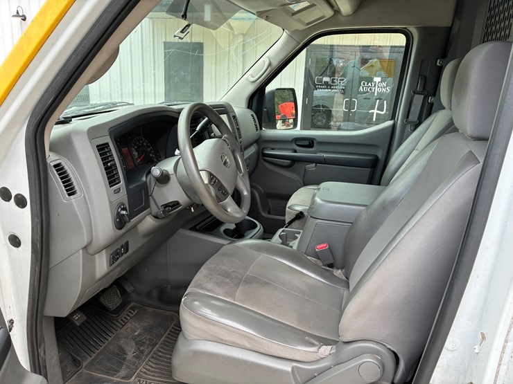 2021-nissan-nv2500-image-7