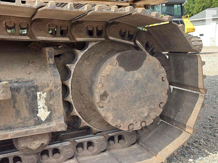 2013-deere-160g-lc-image-29