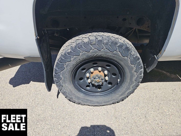 2015-chevrolet-silverado-2500hd-image-12