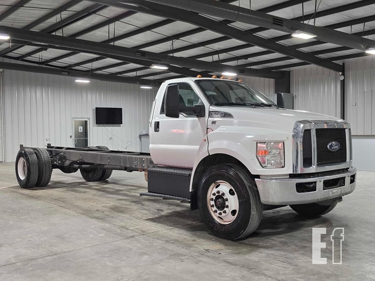 2019-ford-f750-image-2