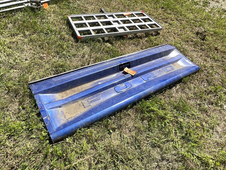 #3232-•-ford-tailgate-image-3