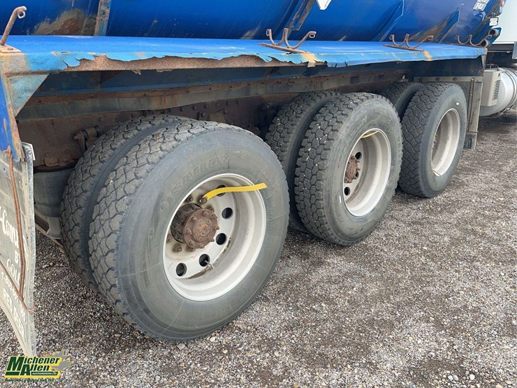 western-star-4900-image-11