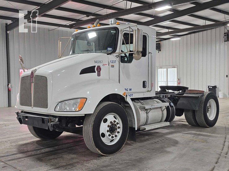 2020-kenworth-t370-image-1