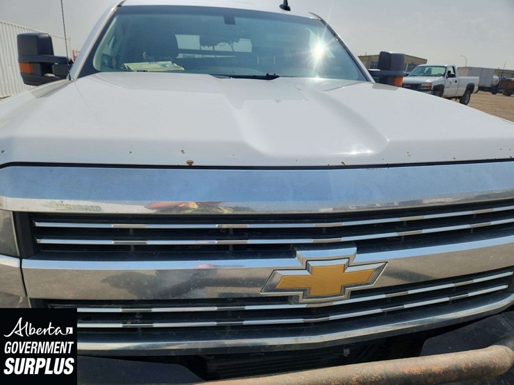 2015-chevrolet-silverado-2500hd-image-45