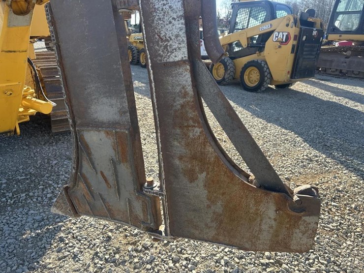 2014-deere-450j-image-33