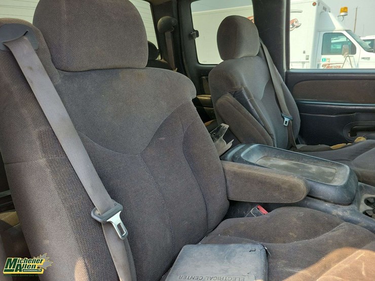 2001-gmc-sierra-3500-image-30