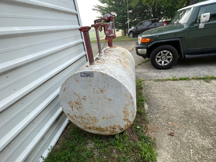 #2306-•-usemco-300-gallon-fuel-tank-image-4