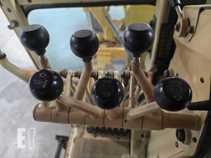 2006-caterpillar-143h-image-18