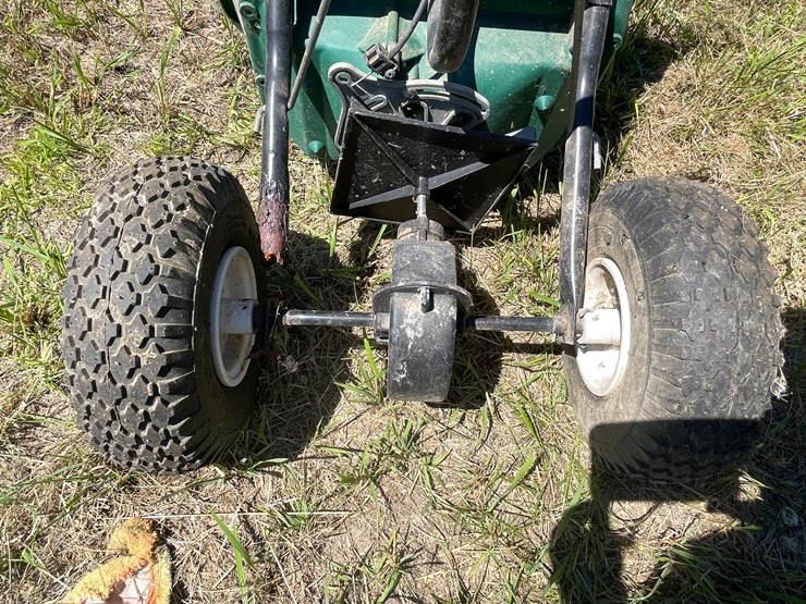 #3308-•-true-temper-wheelbarrow-and-estate-pull-behind-spreader-image-12