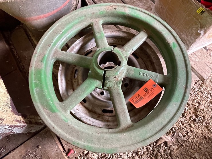 #3354-•-vintage-john-deere-belt-pulley-image-4