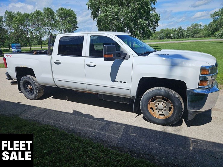2015-chevrolet-silverado-2500hd-image-6