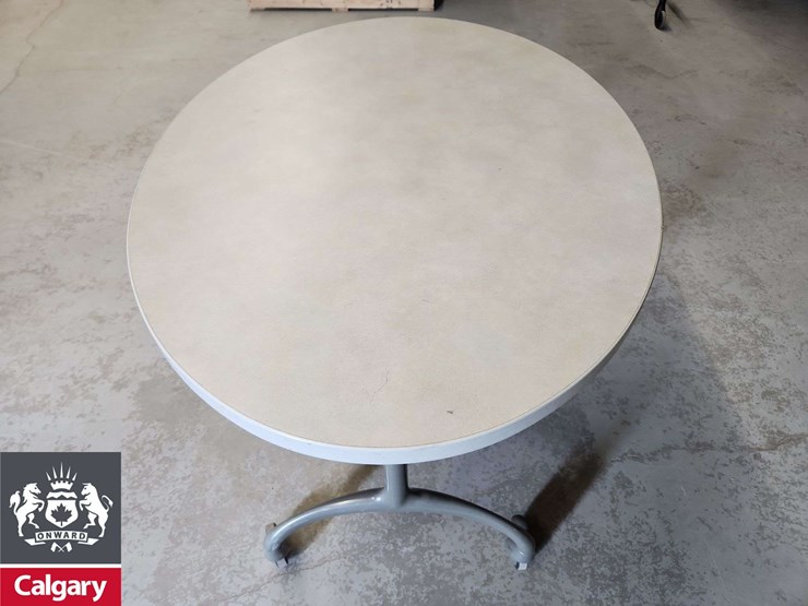 small-rolling-table-image-3