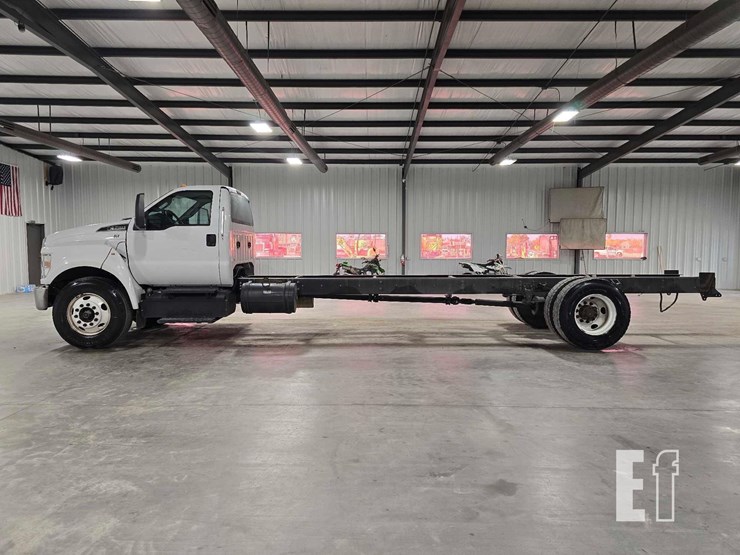 2019-ford-f750-image-5