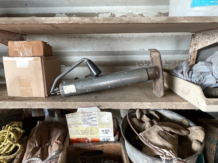#2294-•-contents-of-shelf-image-12