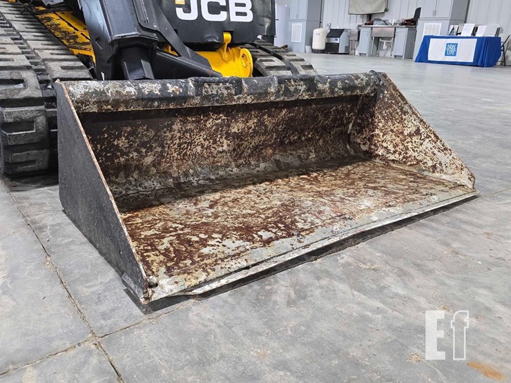2022-jcb-3ts-8t-image-10