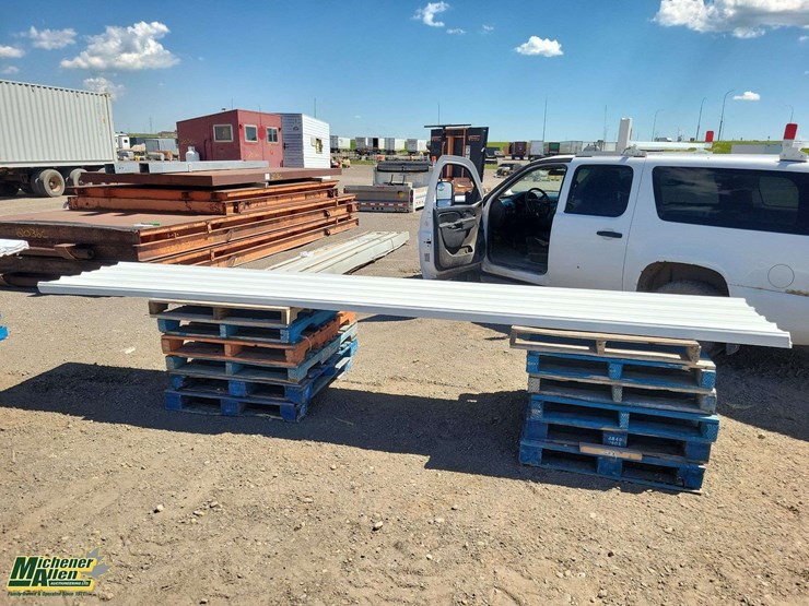 white-metal-siding-16ft-50pcs-approximately-image-1