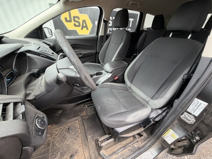 2016-ford-escape-image-23