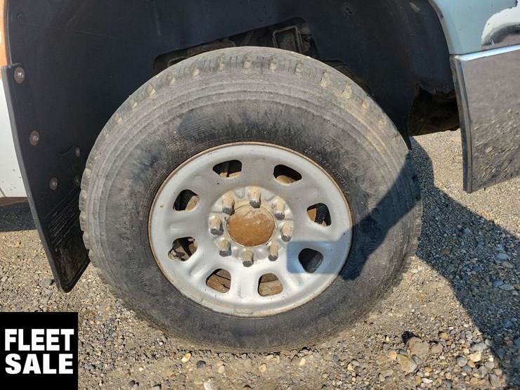 2013-chevrolet-silverado-3500hd-lt-image-12